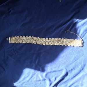 White lace choker